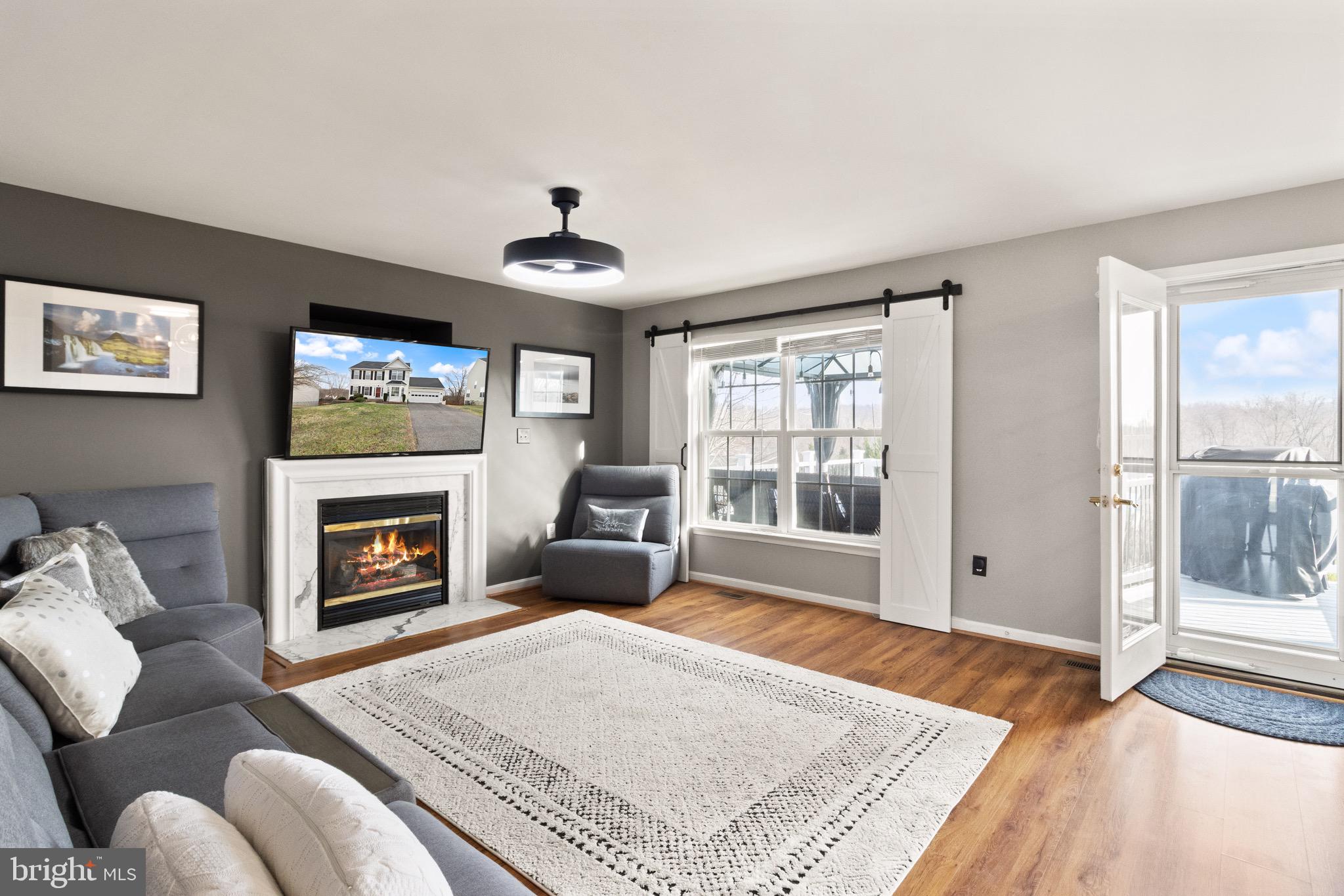 6914 VERSAILLE DRIVE