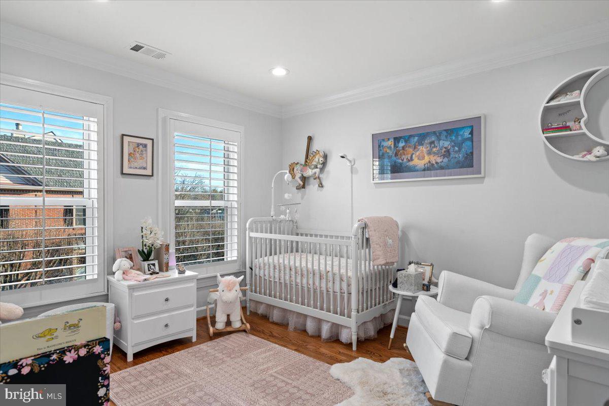 HAMPTONS OF MCLEAN - Residential