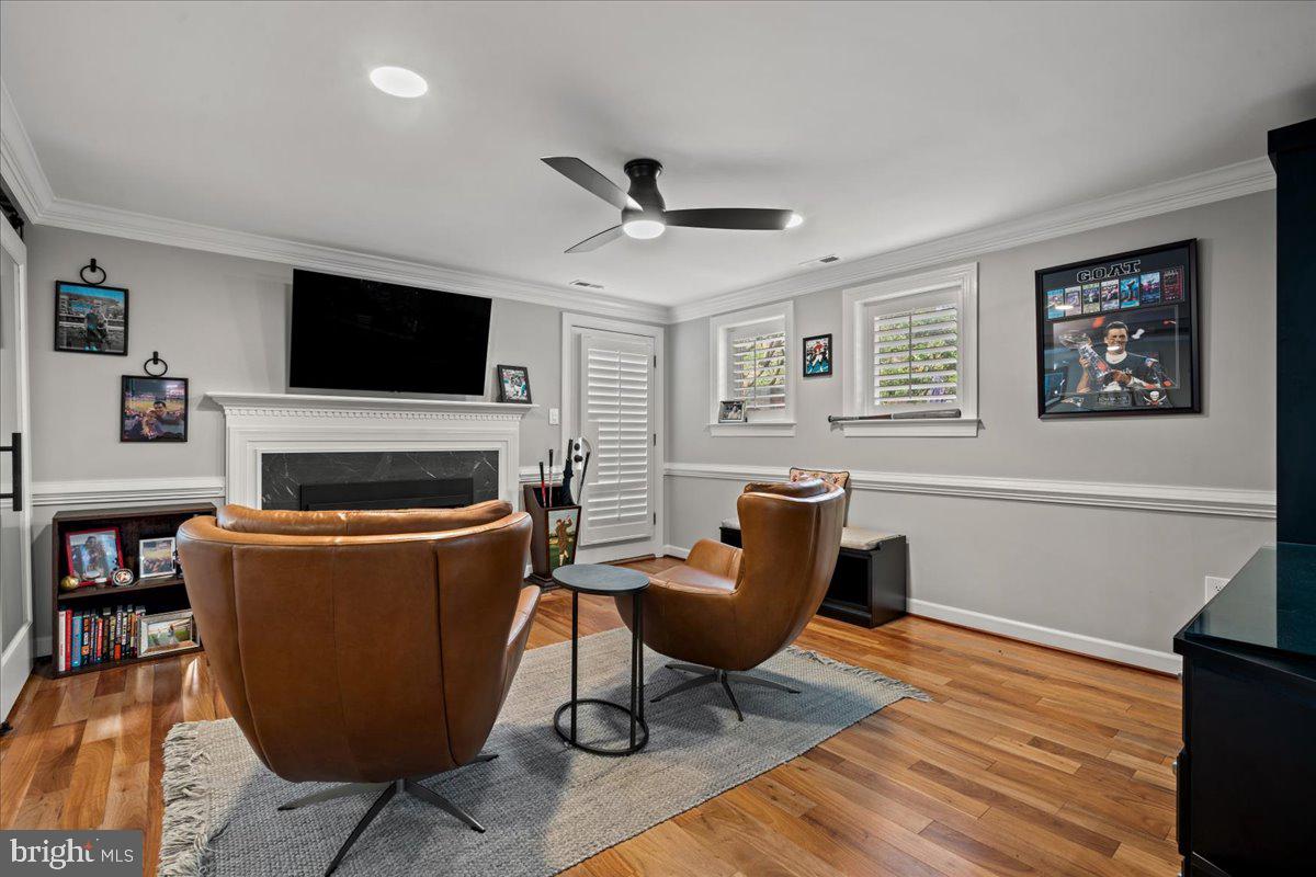 HAMPTONS OF MCLEAN - Residential