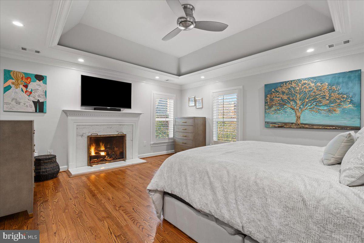 HAMPTONS OF MCLEAN - Residential