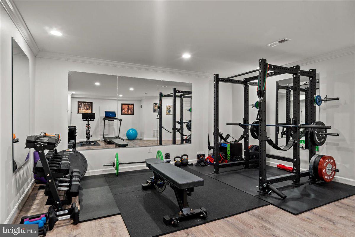 HAMPTONS OF MCLEAN - Residential