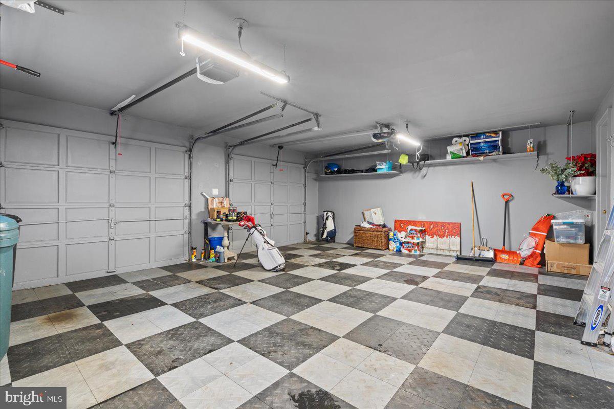 HAMPTONS OF MCLEAN - Residential