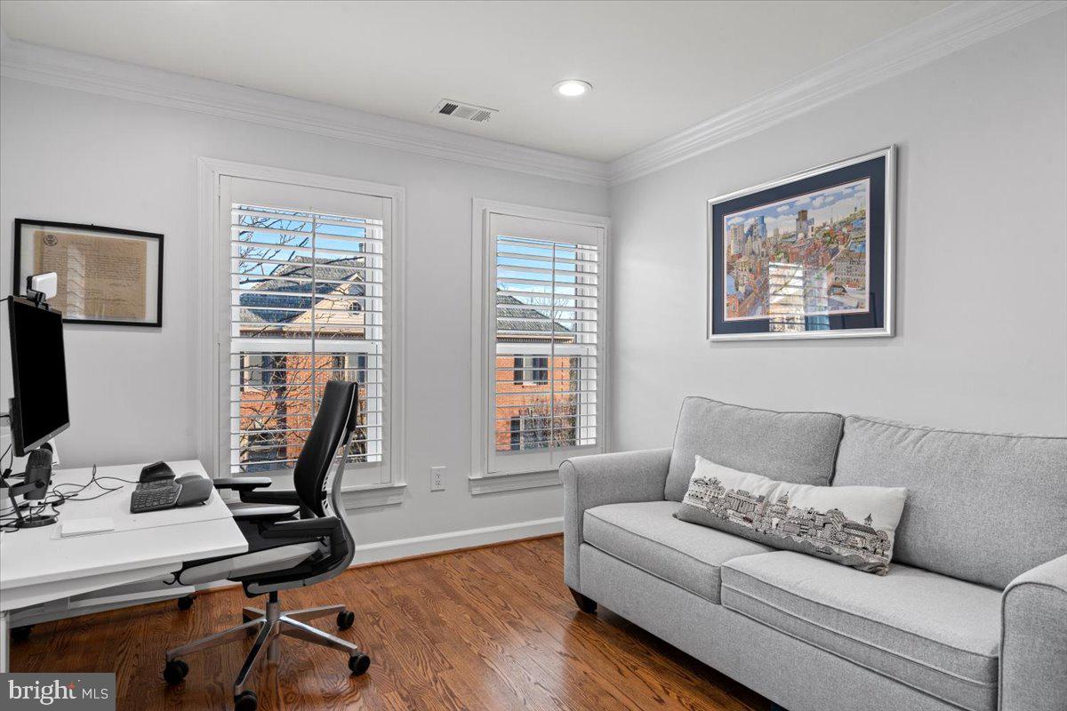 HAMPTONS OF MCLEAN - Residential