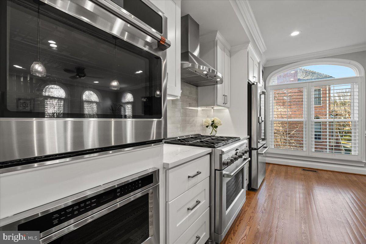 HAMPTONS OF MCLEAN - Residential