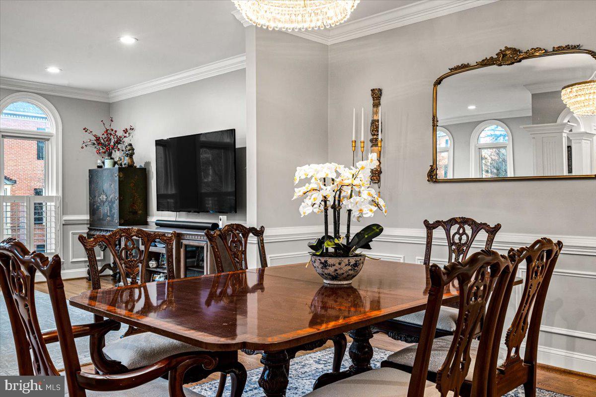 HAMPTONS OF MCLEAN - Residential