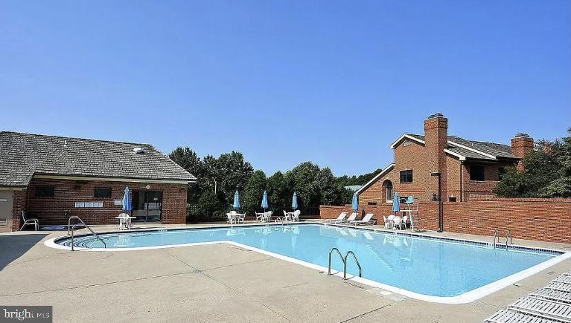 HAMPTONS OF MCLEAN - Residential