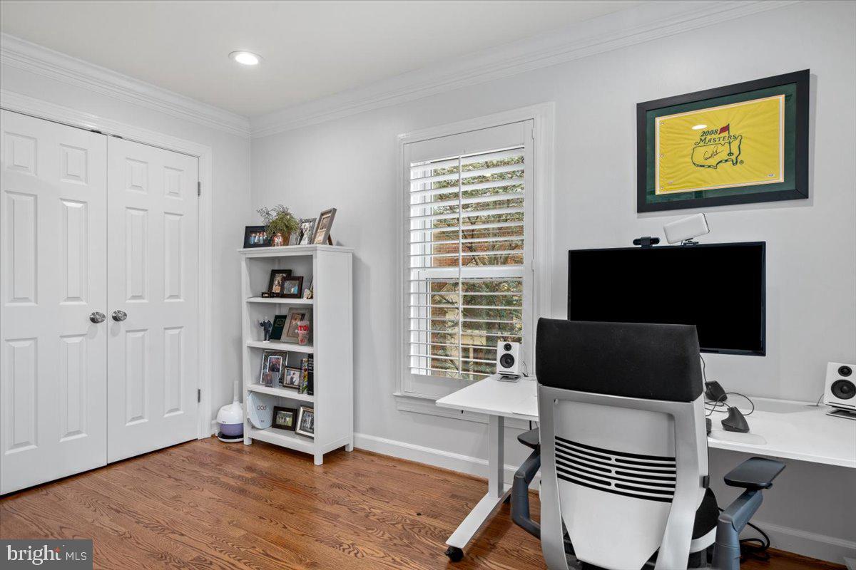 HAMPTONS OF MCLEAN - Residential