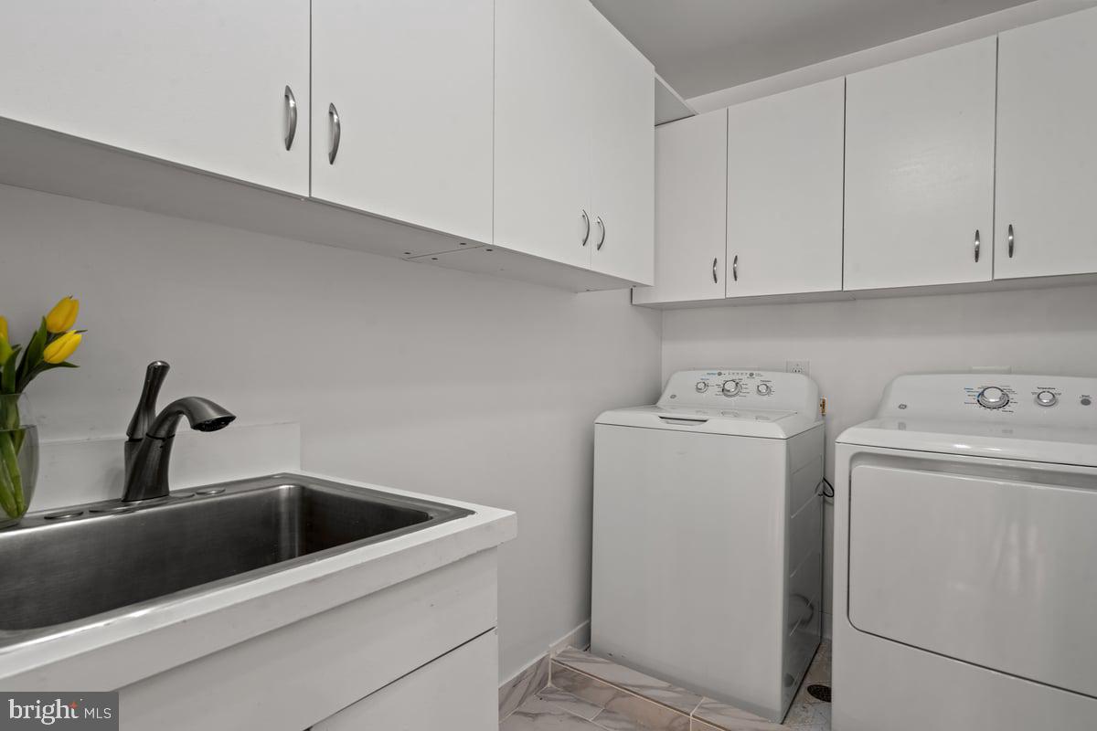 HAMPTONS OF MCLEAN - Residential