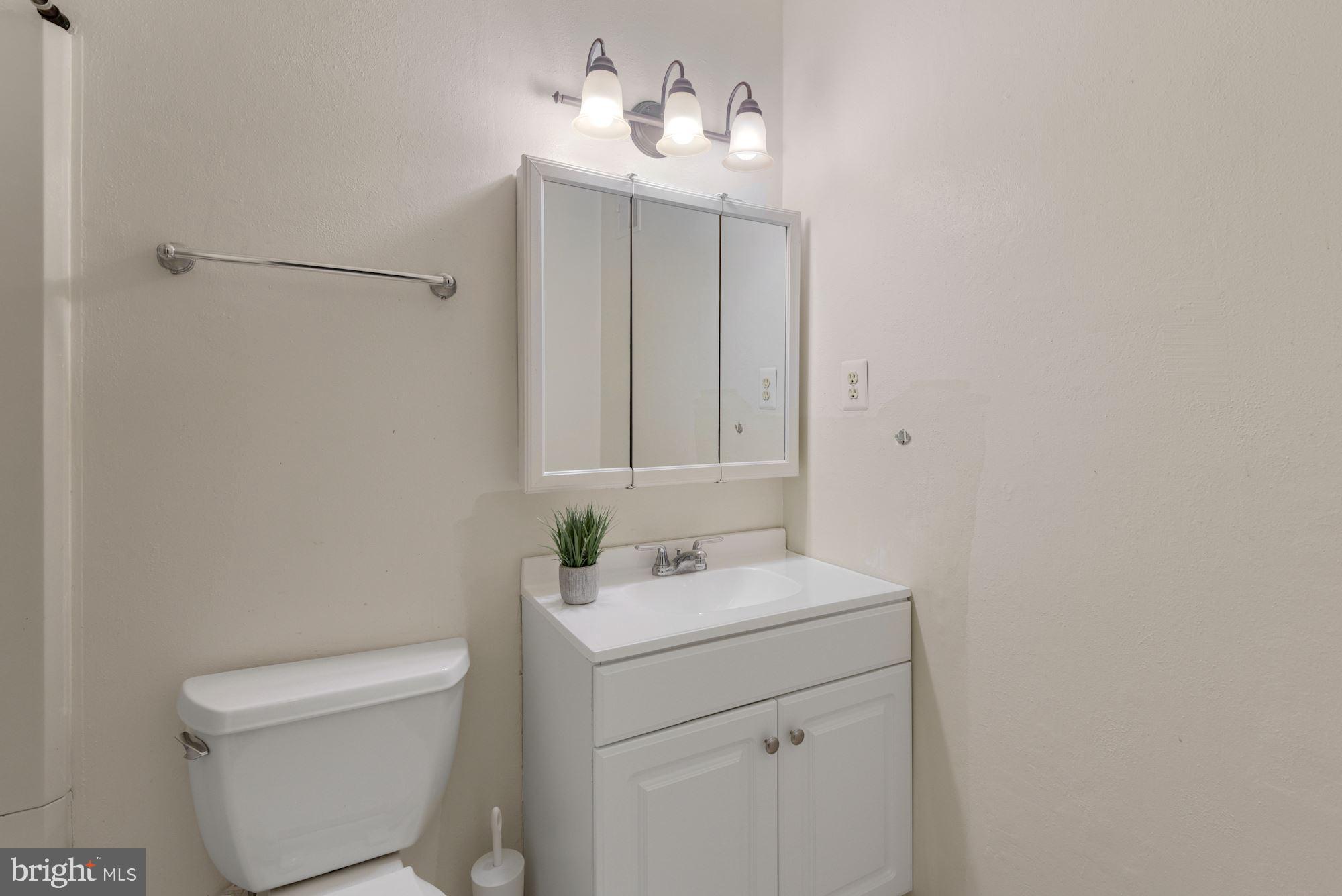 FARMINGDALE - Residential Lease