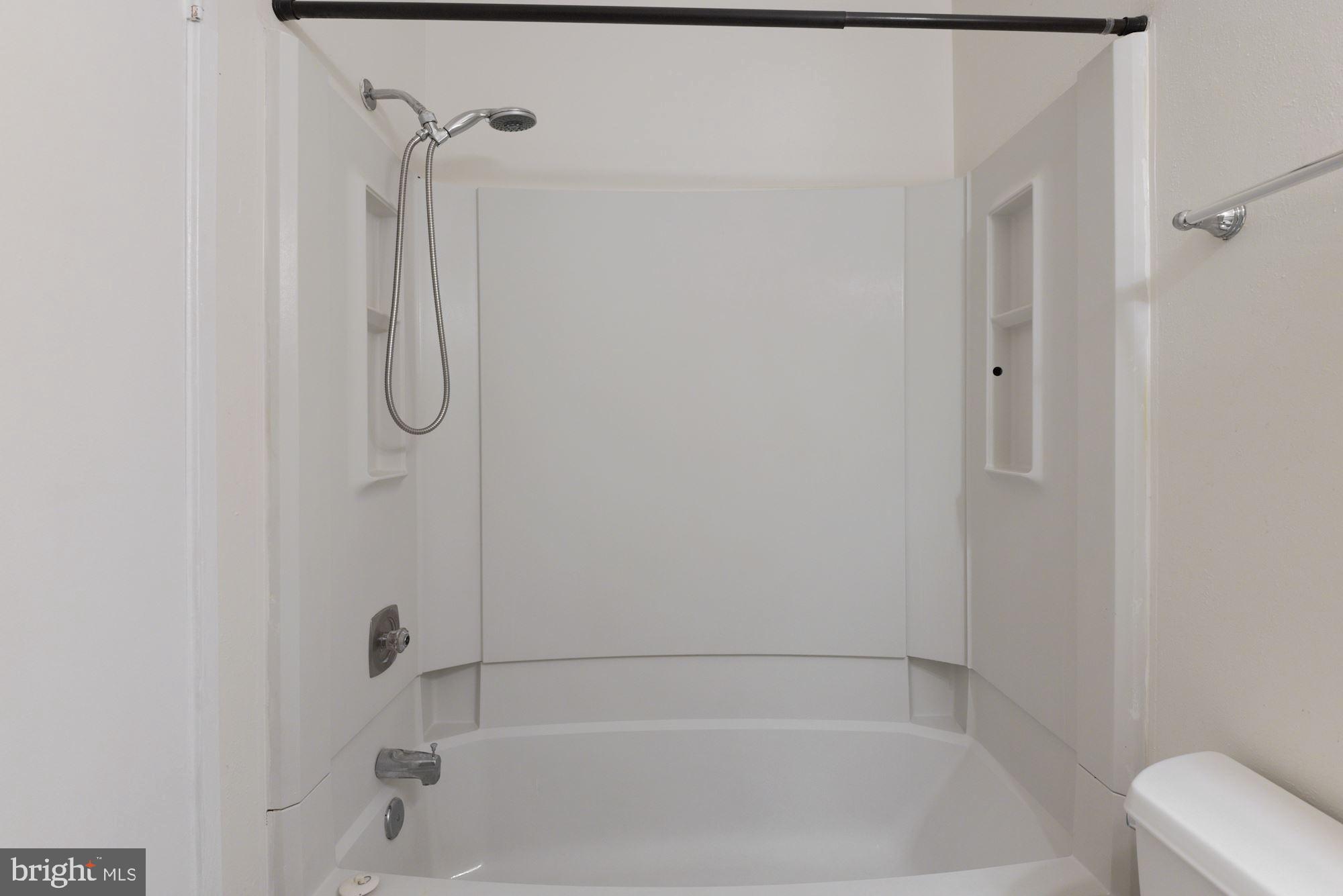 FARMINGDALE - Residential Lease