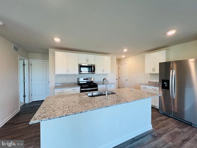 WEST WIND - Residential Lease