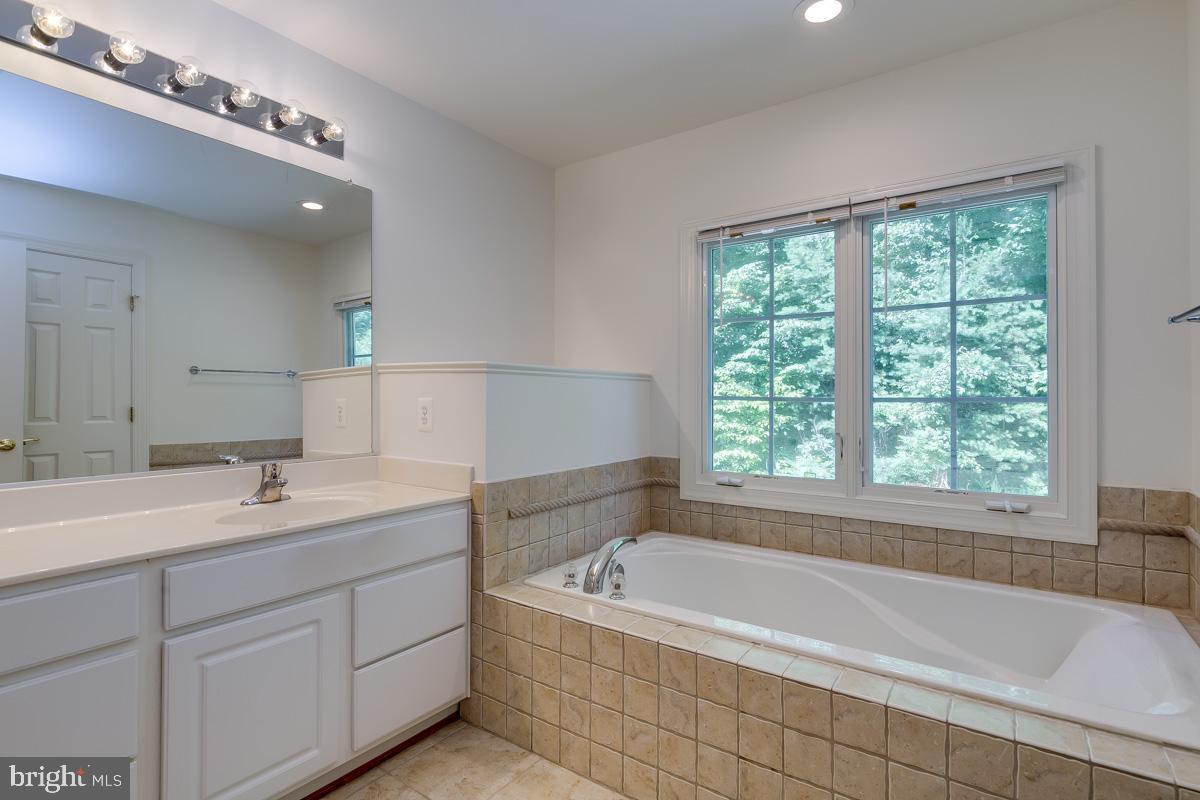 LORTON VALLEY NORTH - Residential