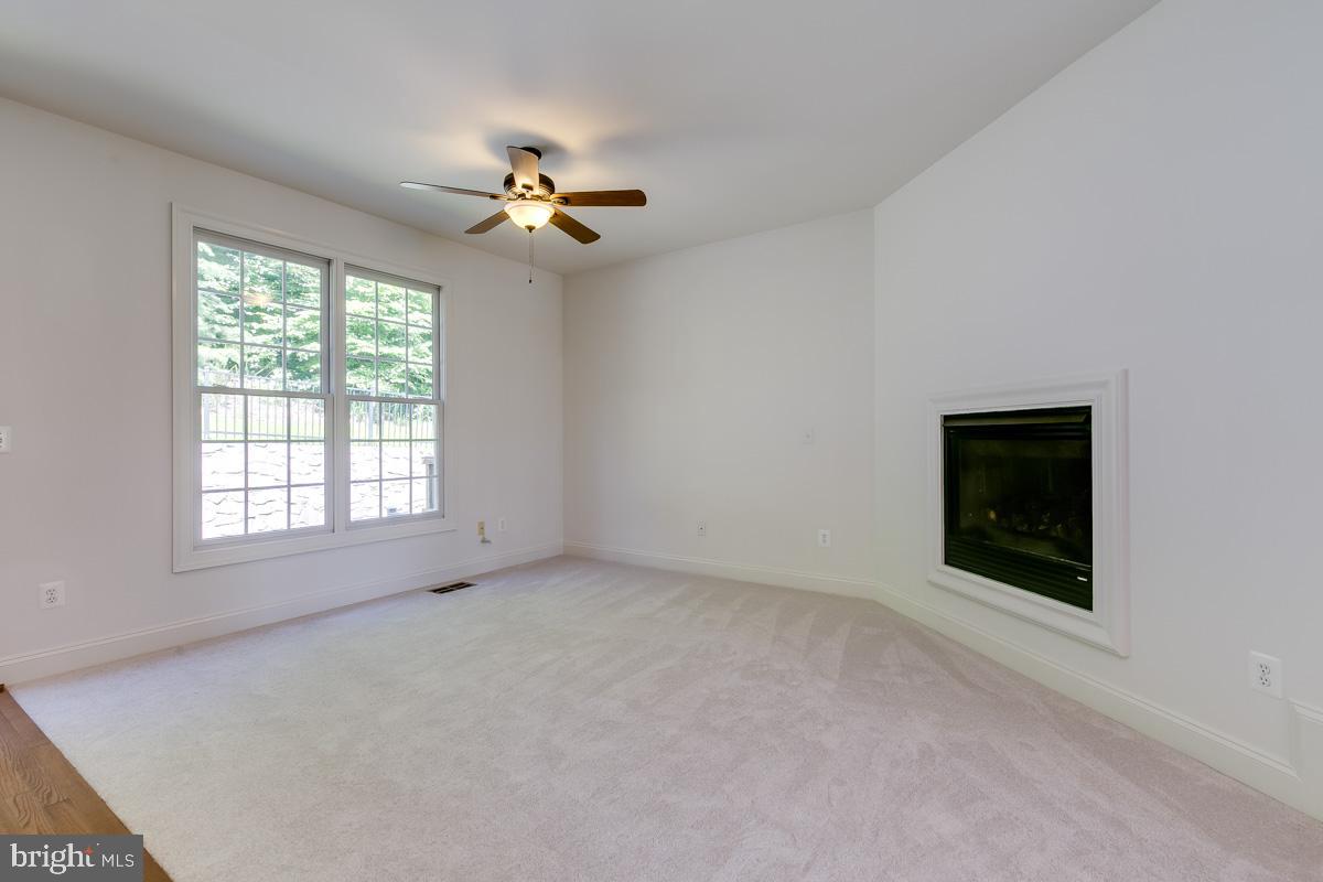 LORTON VALLEY NORTH - Residential