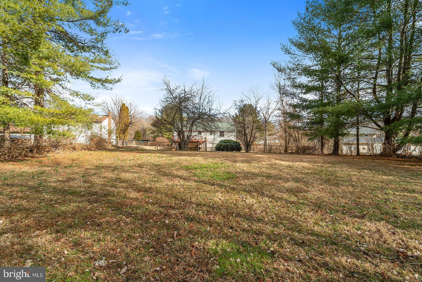 WARR LAKES - Residential