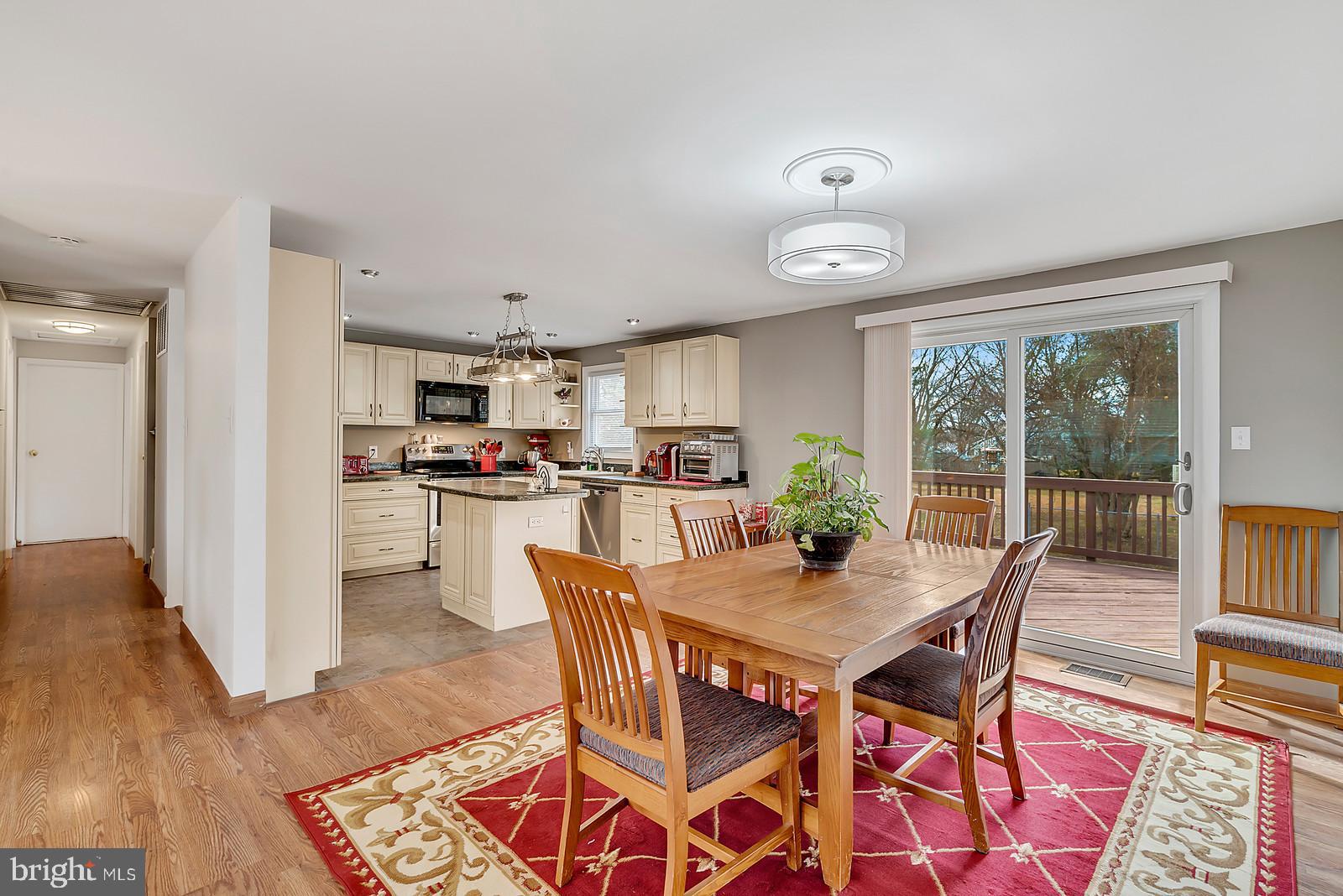 WARR LAKES - Residential