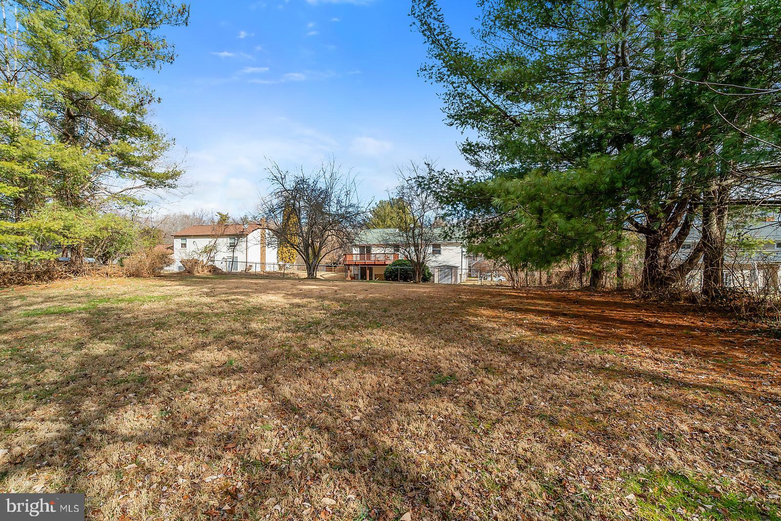 WARR LAKES - Residential