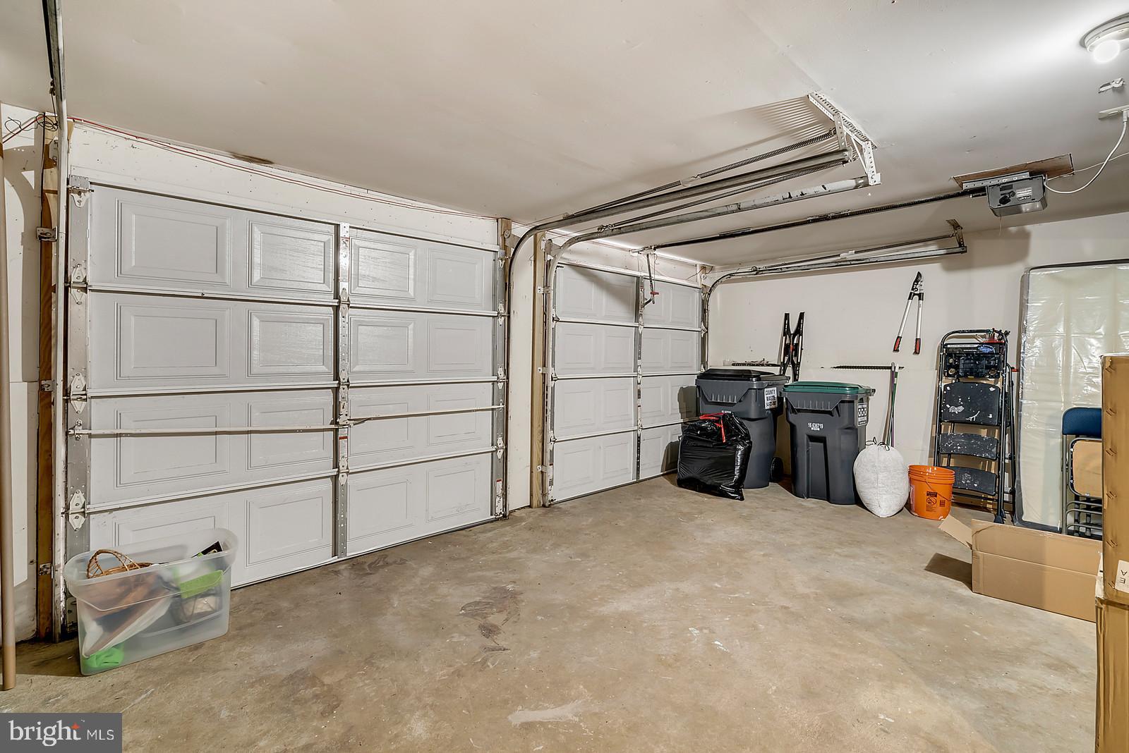 WARR LAKES - Residential