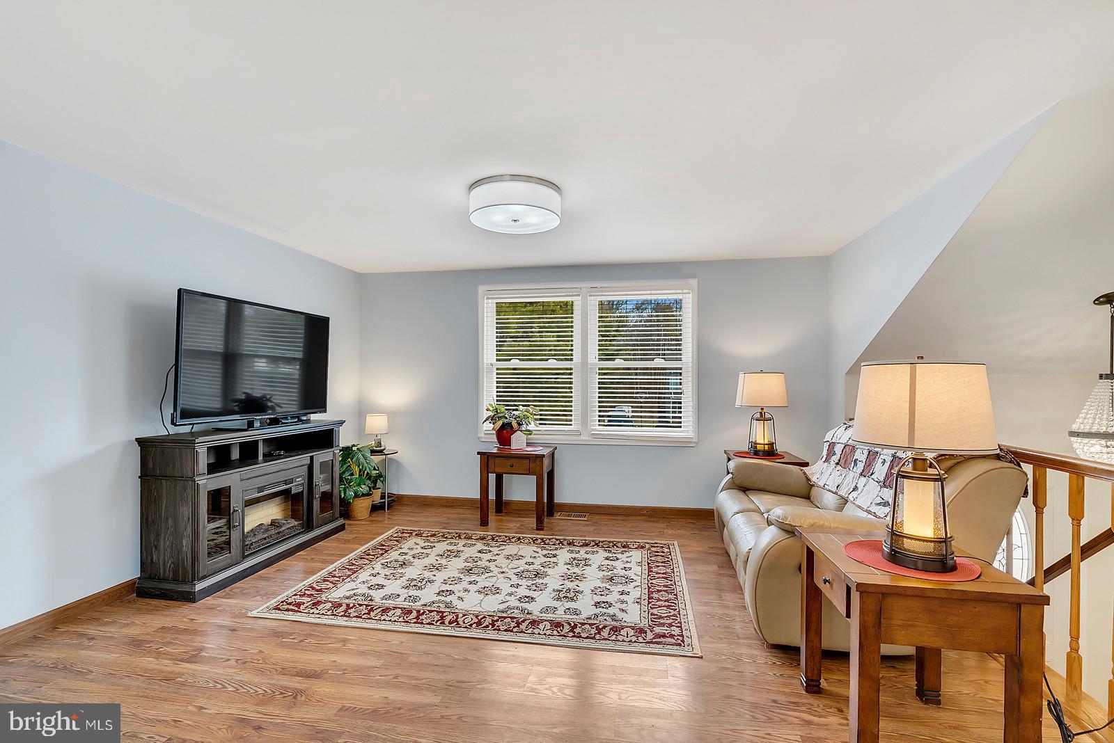 WARR LAKES - Residential