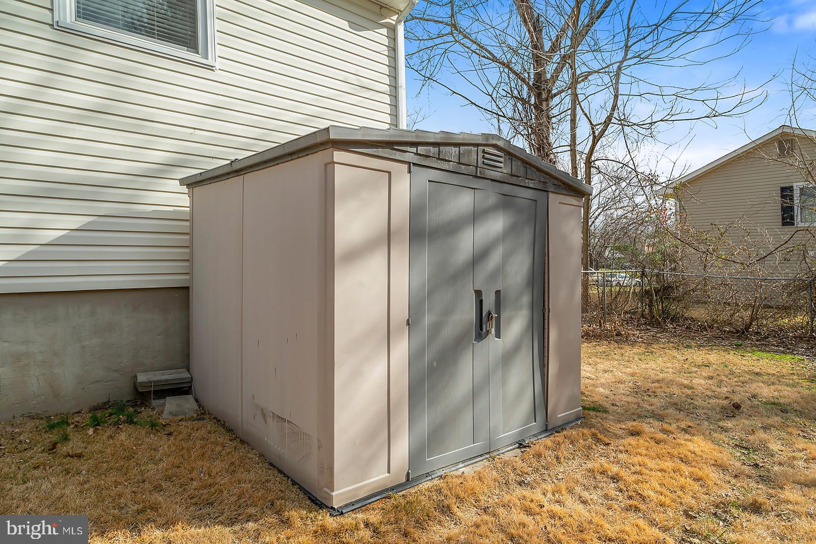 WARR LAKES - Residential