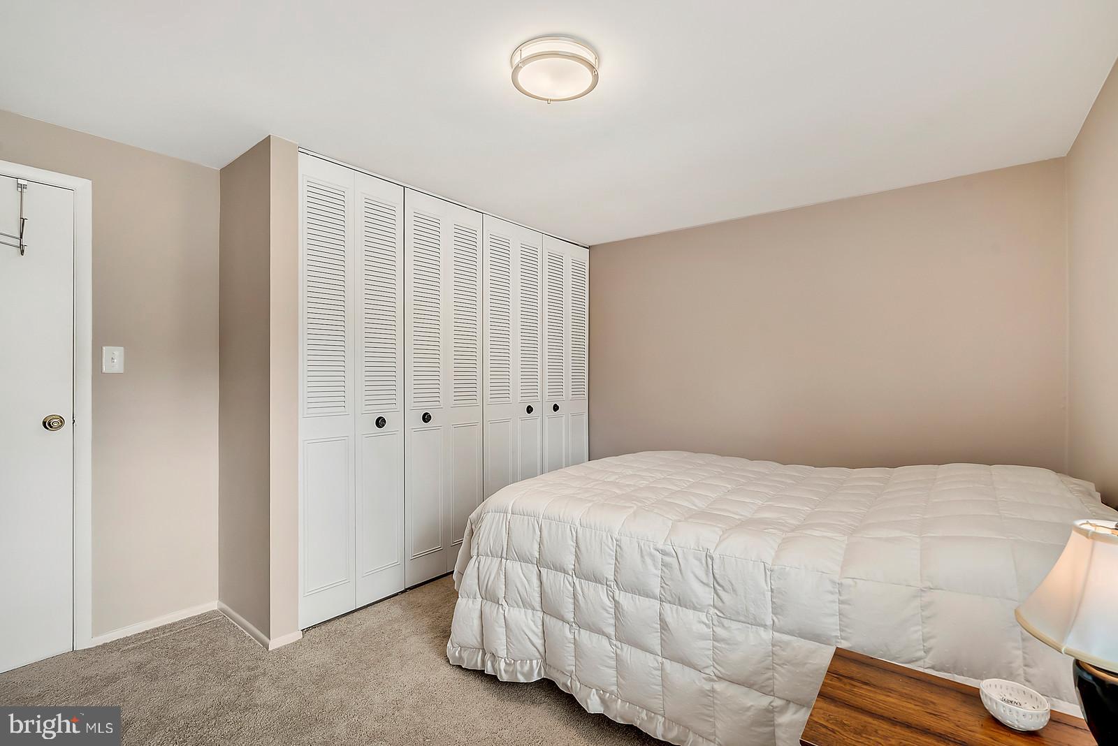 WARR LAKES - Residential