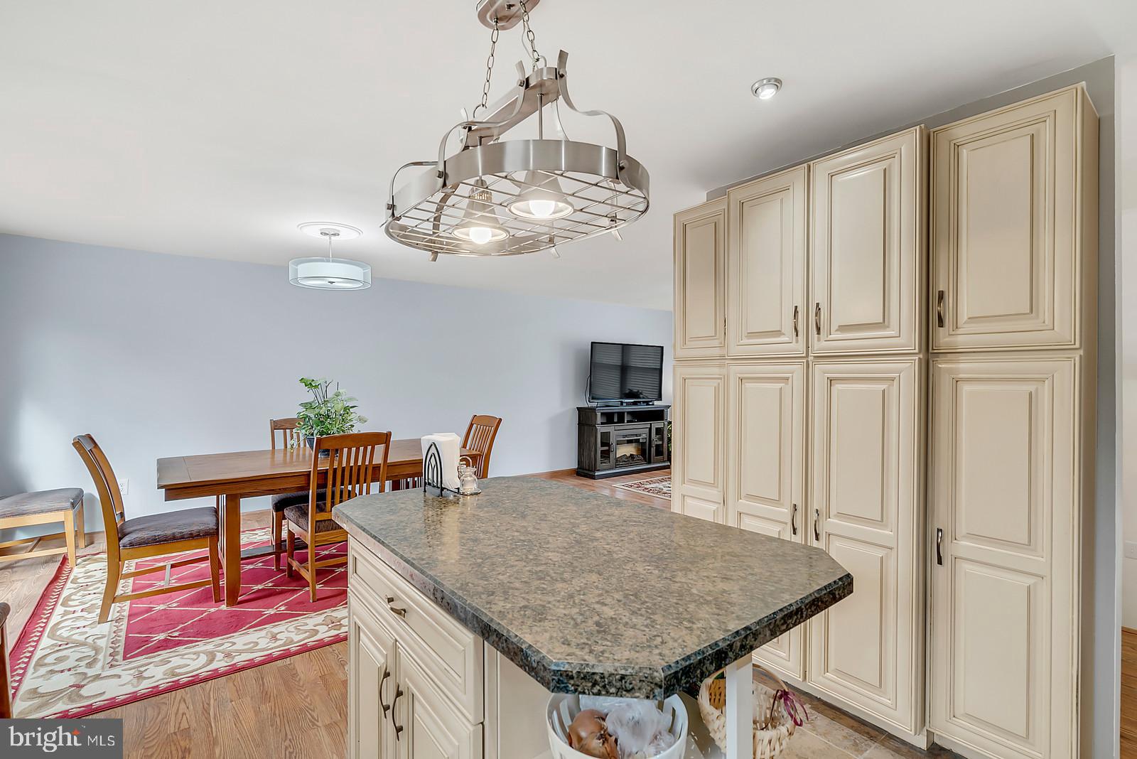 WARR LAKES - Residential