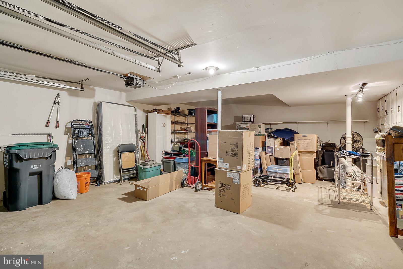 WARR LAKES - Residential