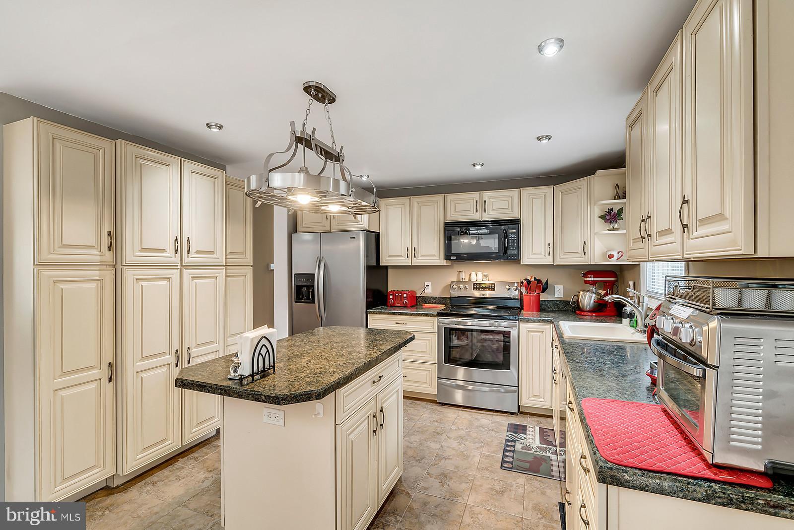 WARR LAKES - Residential