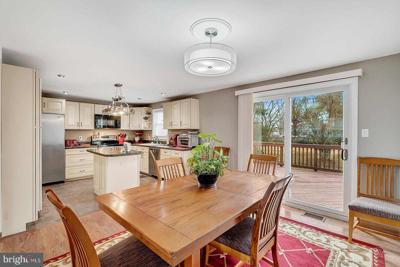 WARR LAKES - Residential