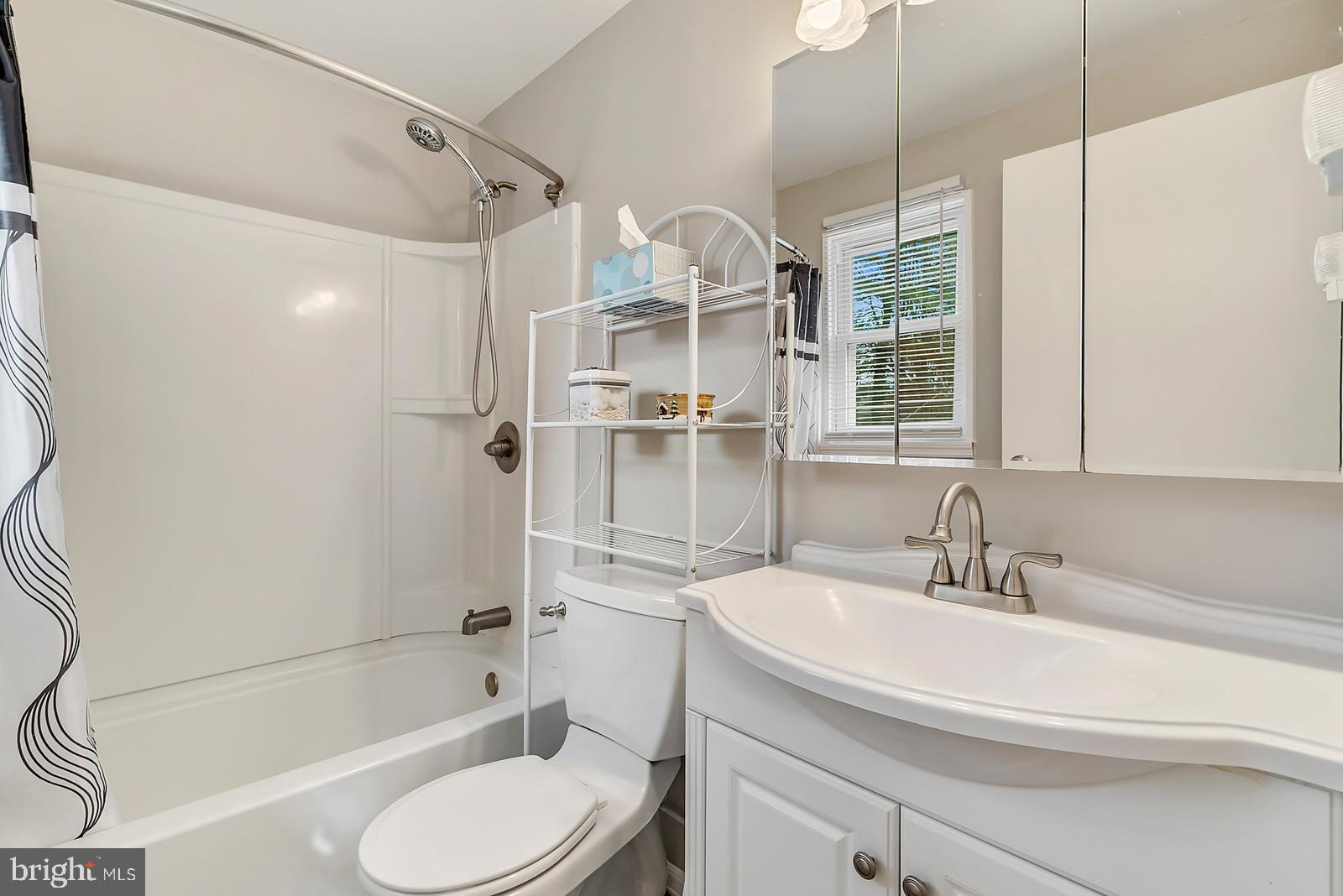 WARR LAKES - Residential