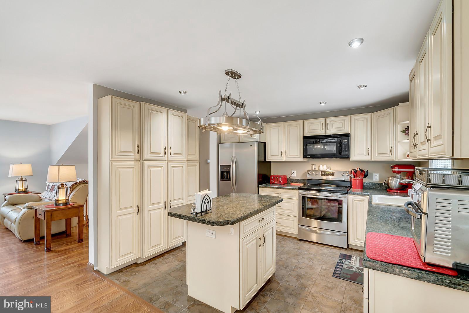 WARR LAKES - Residential