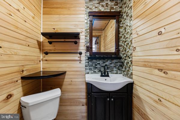 OLD FORT HILLS - Residential