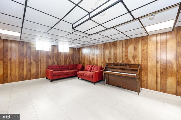 OLD FORT HILLS - Residential