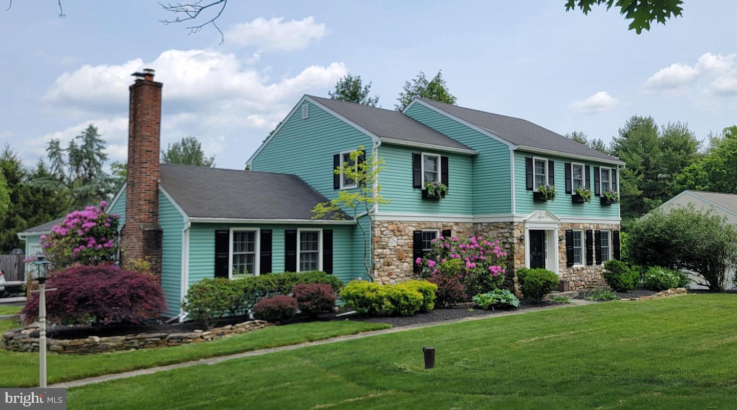 3889 ROBIN ROAD