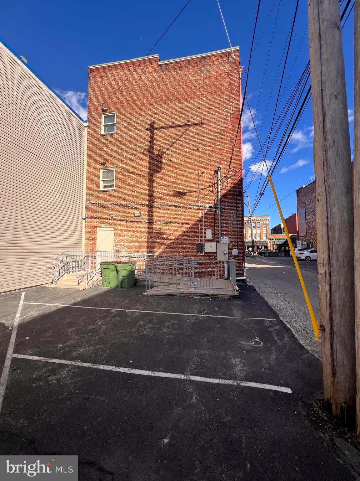 128 N GEORGE STREET