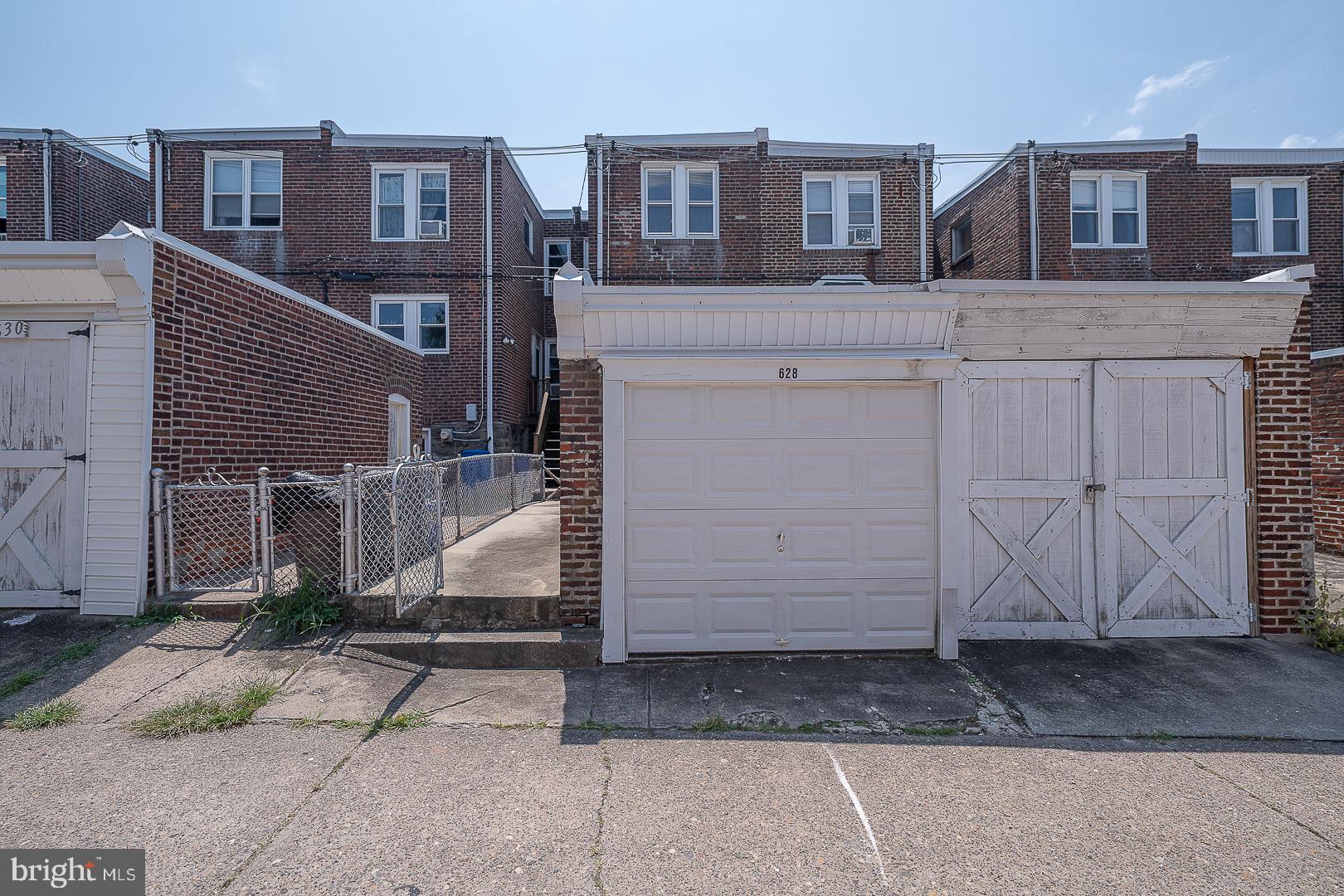 ROXBOROUGH - Residential