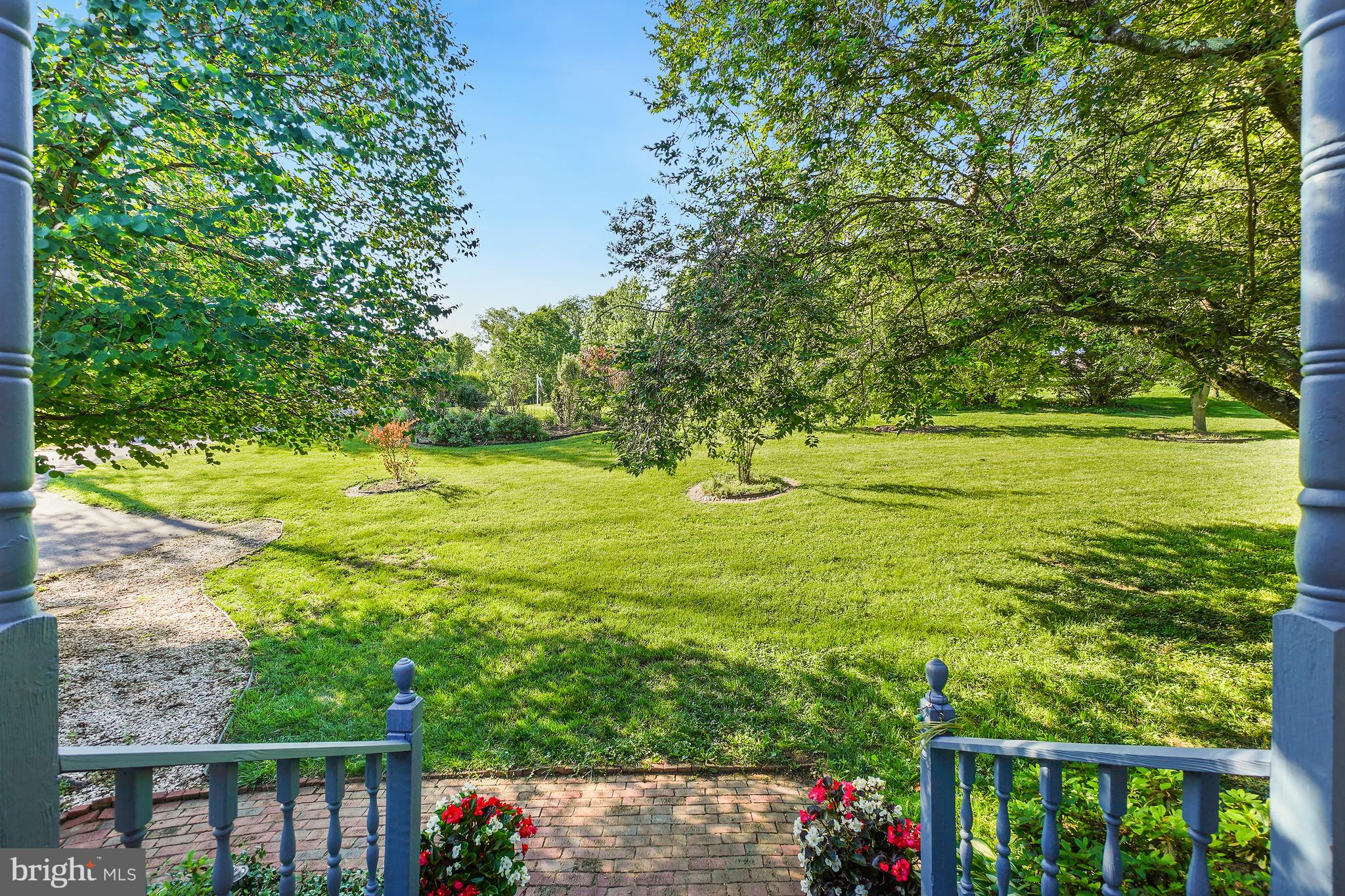 3388 RED OAK COURT
