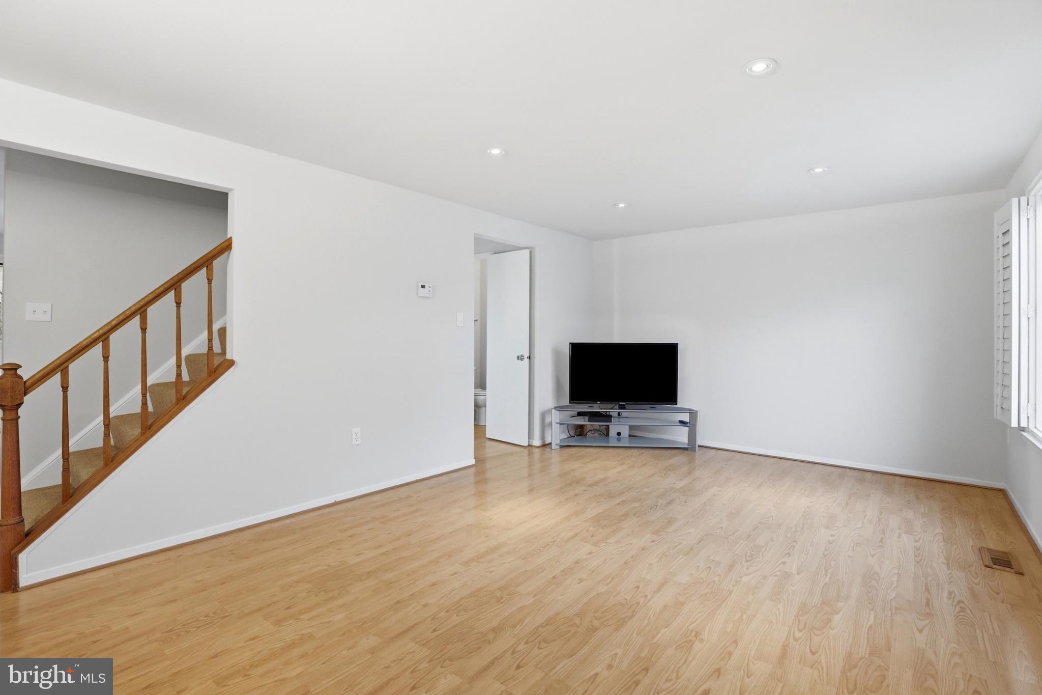 FLINTS GROVE - Residential