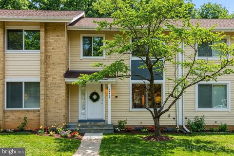 Townhouse For Sale - 14415 Pebble Hill Lane<br/> NORTH POTOMAC, MD 20878