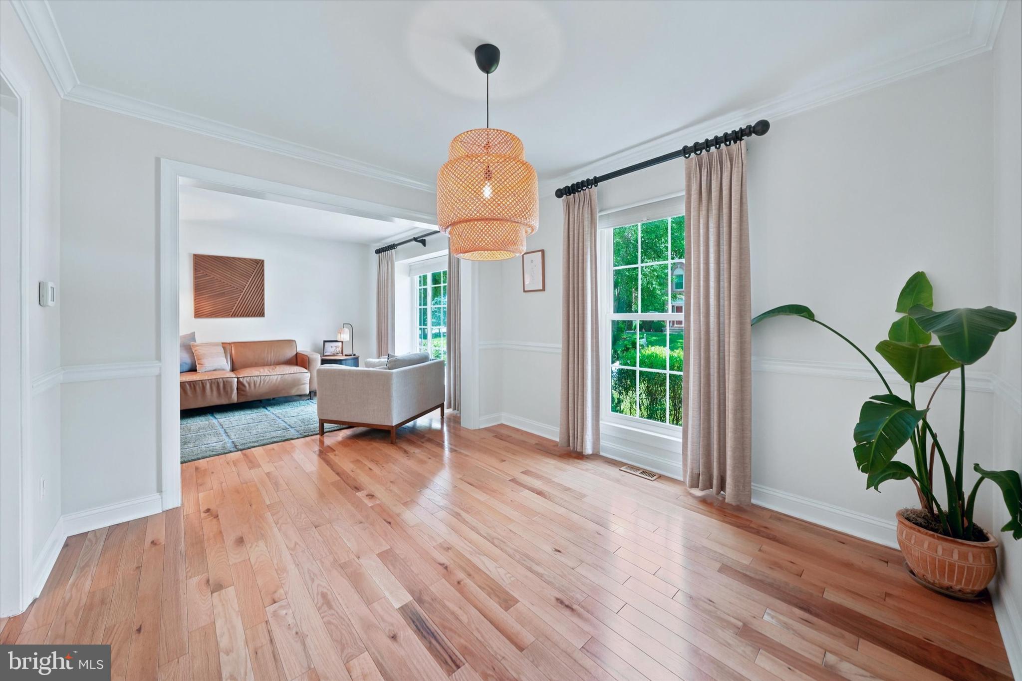 5 LINDEN SPRING LANE