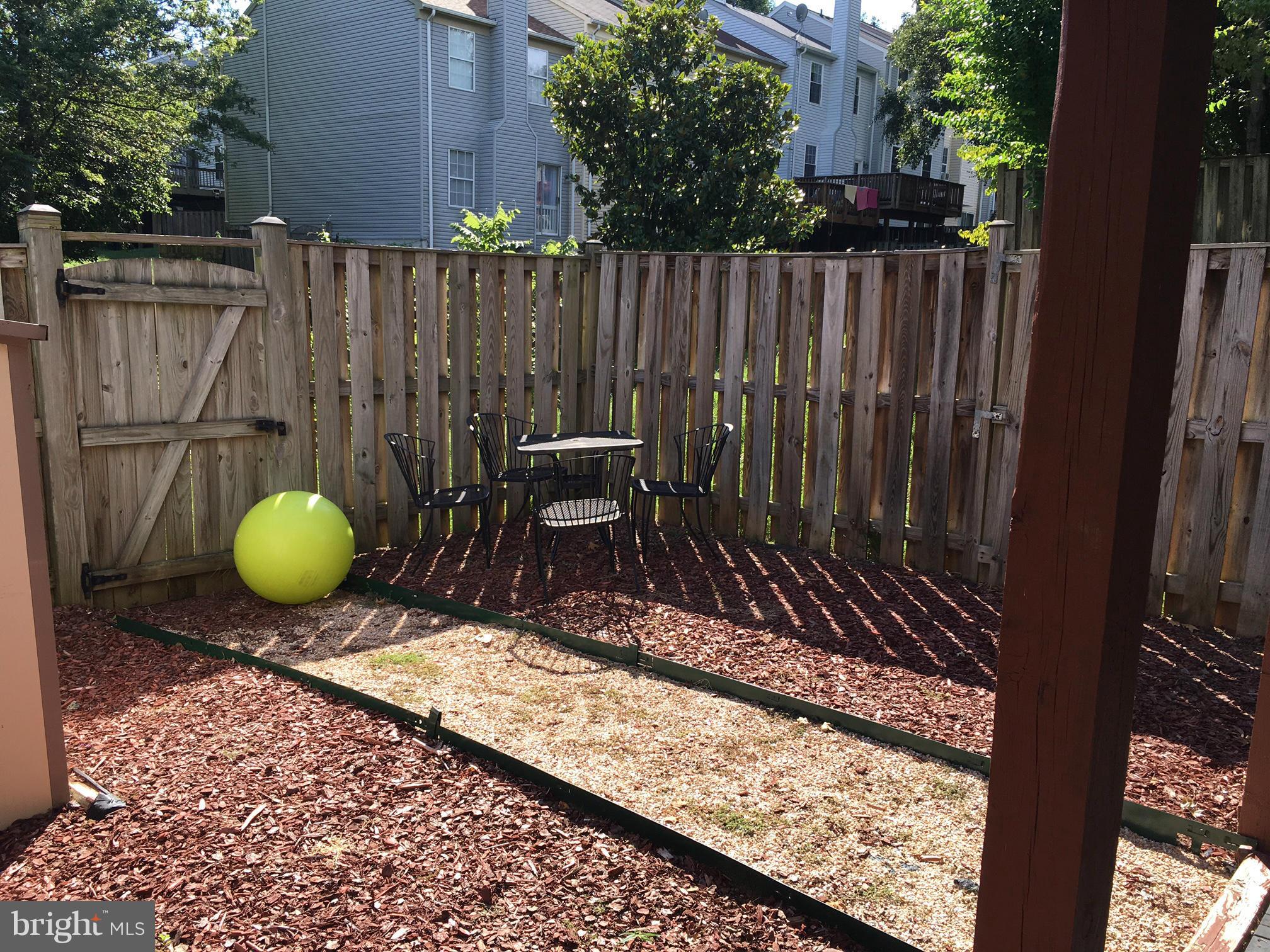 SINGLETONS GROVE - Residential Lease