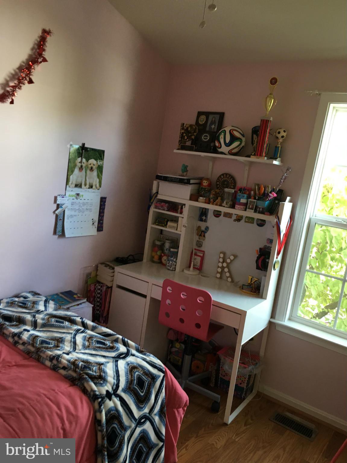 SINGLETONS GROVE - Residential Lease