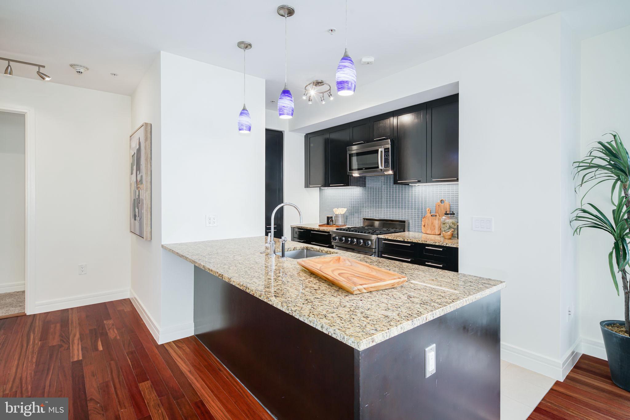 AVENUE OF THE ARTS - Residential