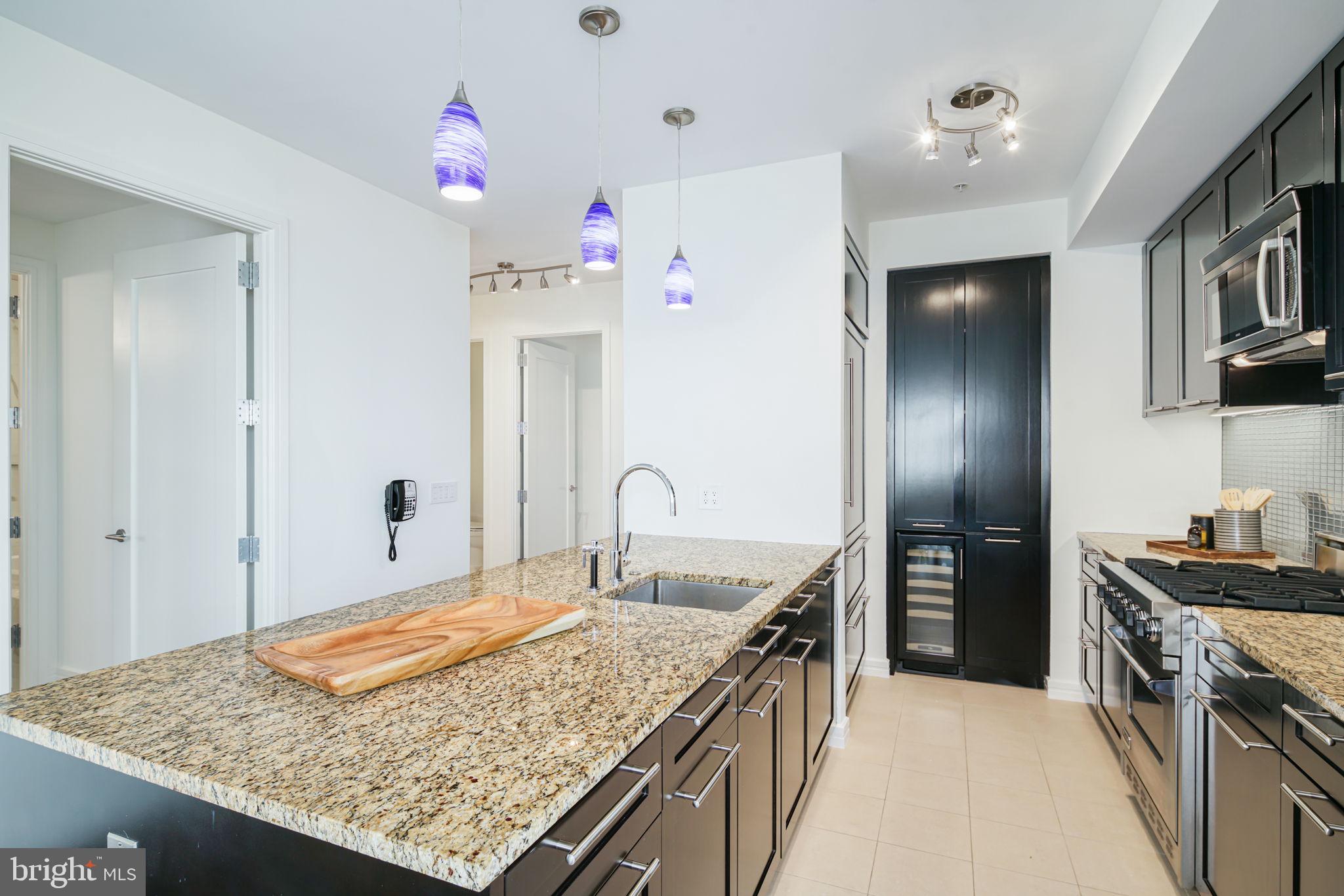 AVENUE OF THE ARTS - Residential