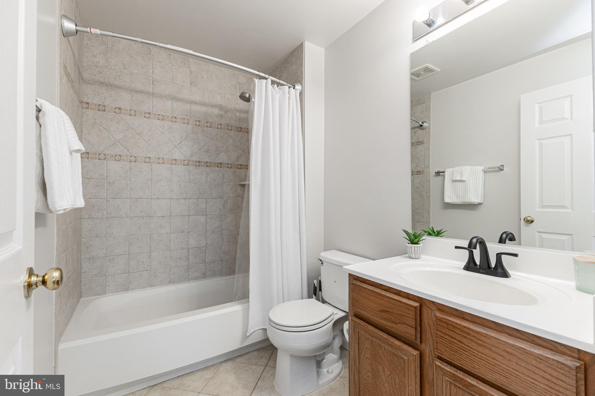 STRATFORD CONDOS - Residential Lease