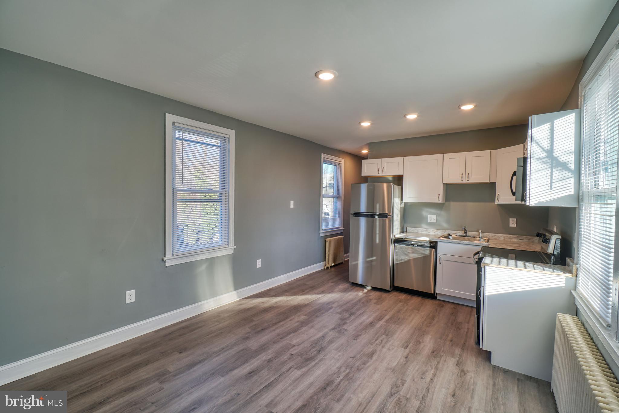 400 DOUGLAS STREET NE 102