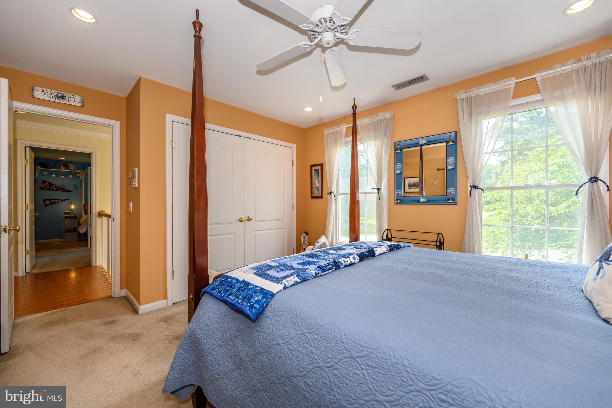 RIDING WOODS - Residential