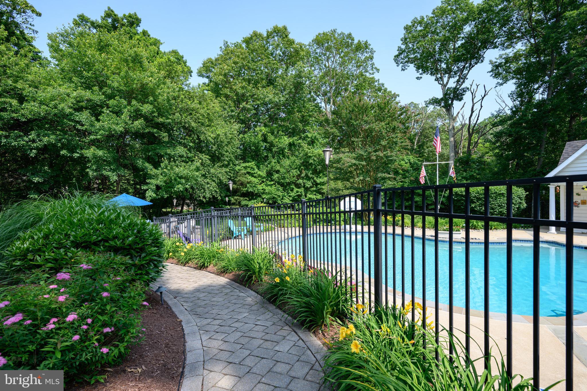 RIDING WOODS - Residential