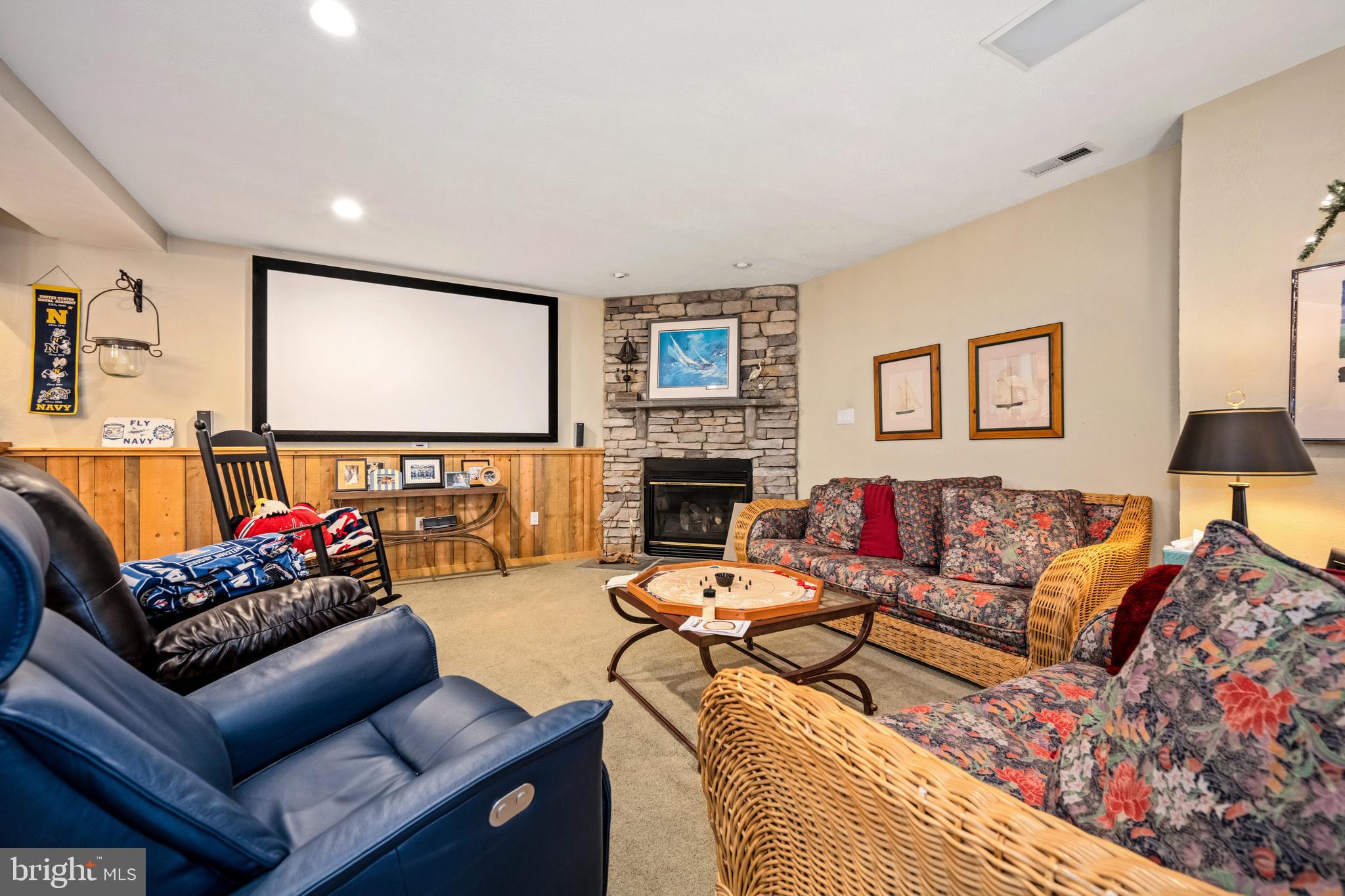 RIDING WOODS - Residential