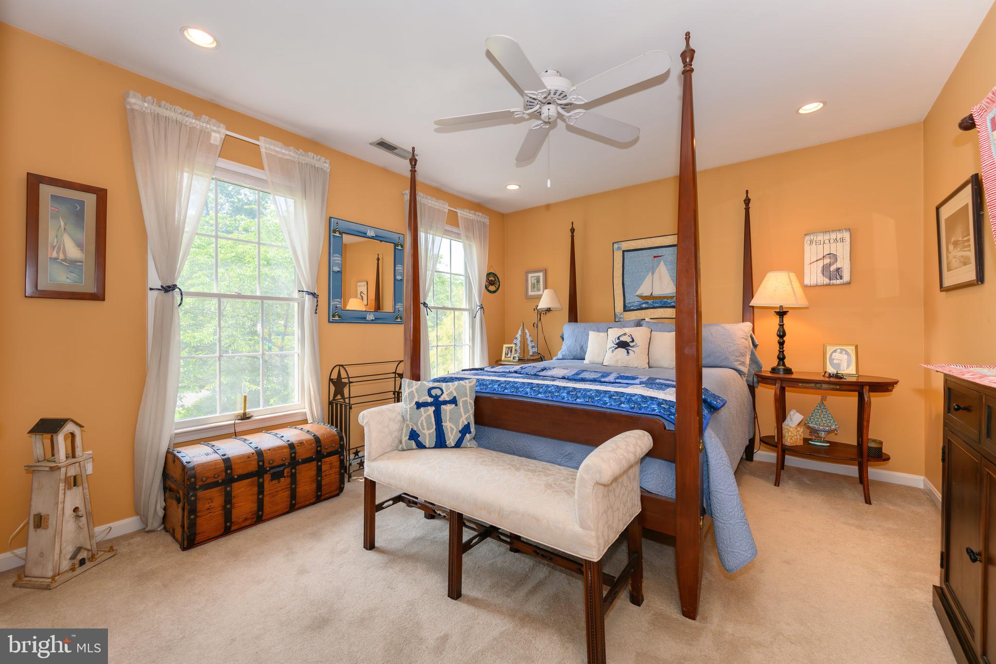 RIDING WOODS - Residential