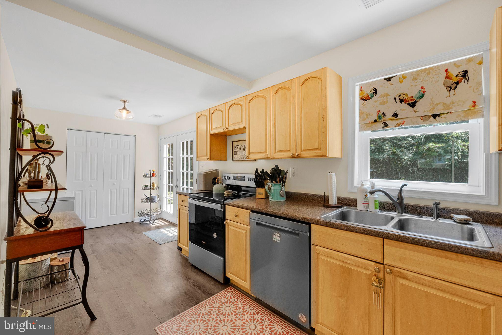 YORKSHIRE VILLAGE - Residential